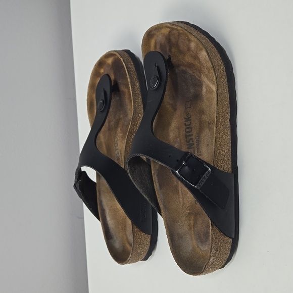 Birkenstock Gizeh Black Sandals - Picture 4 of 8